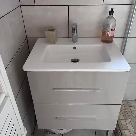 Entier T2 Climatise, Parking Gratuit, Jardin, A 2min A Pied 公寓 *